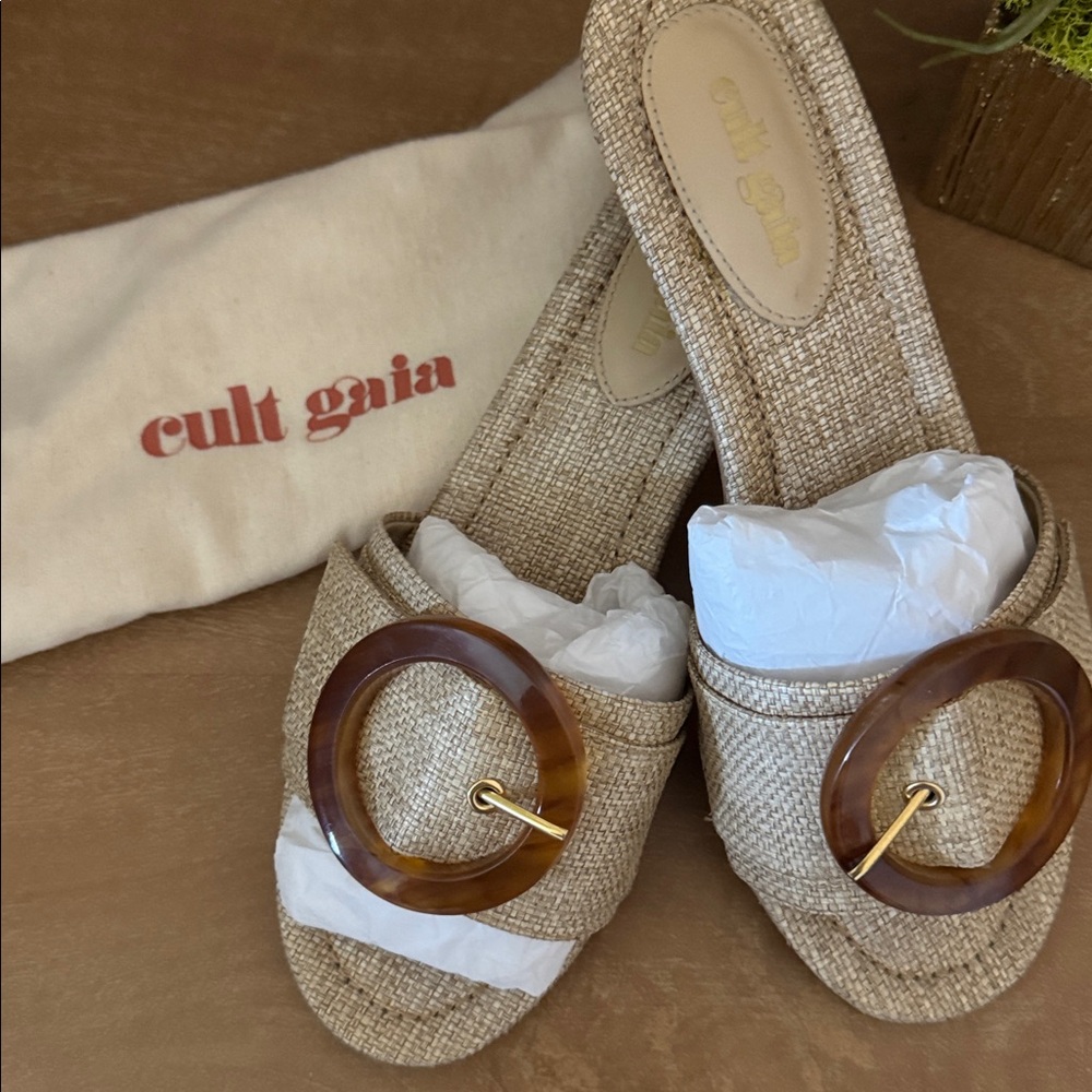 Cult Gaia Nelly Sandal - Picture 3 of 8